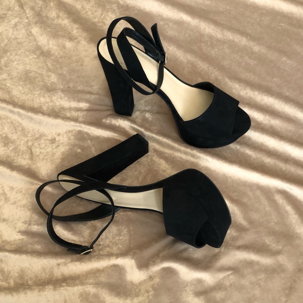 Sexy black pumps!